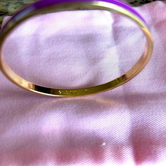 Kate Spade ♠️ New York Gold-Tone Purple "Gild The Lily" Idiom Bangle - Picture 2 of 4